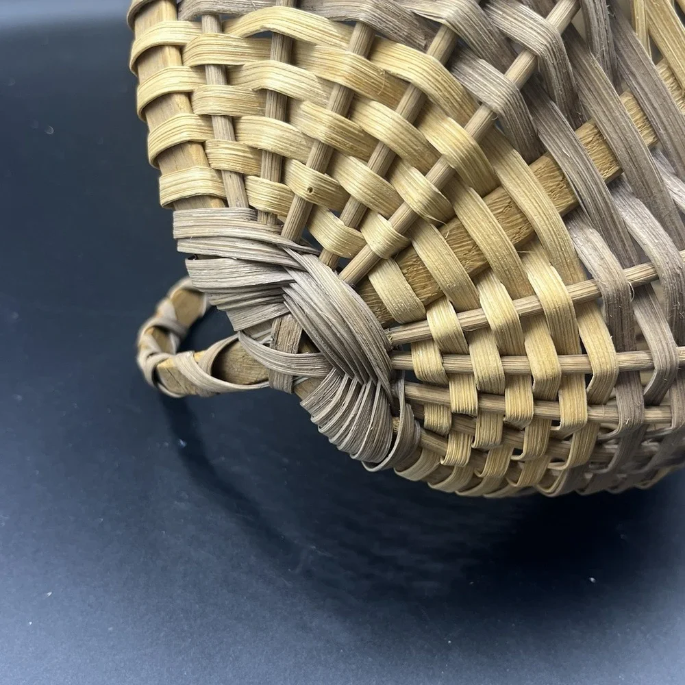 Vintage Hand Woven Buttocks Basket Farm Egg Gathering‎ With Handle